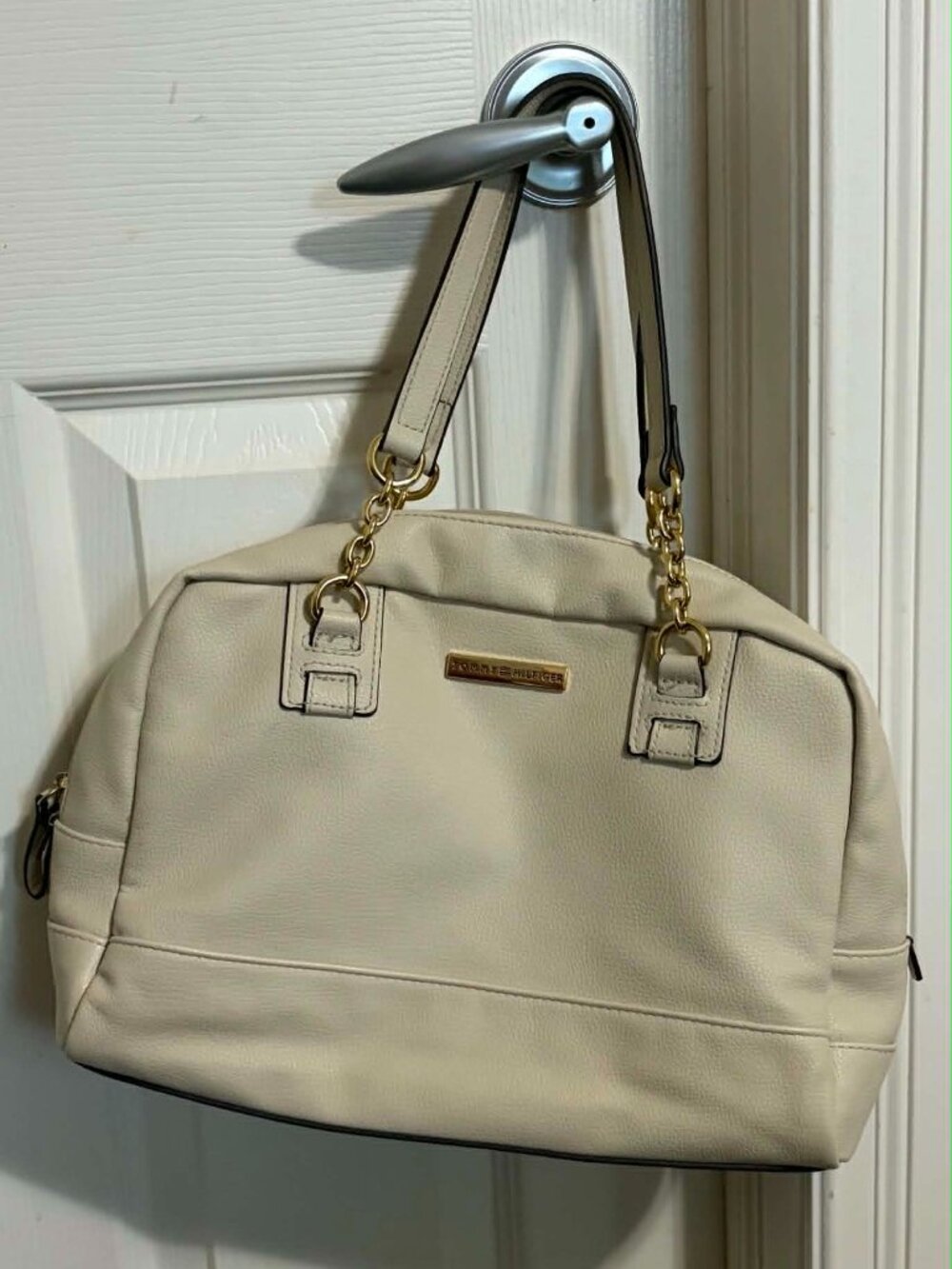 Tommy Hilfiger Ivory Satchel Handbag | Gold Toned Chain Handles | Large Purse